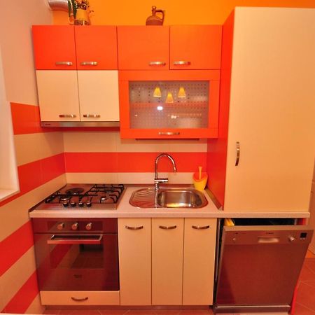 Ferienwohnung Tri Palme Prvic Sepurine Exterior foto