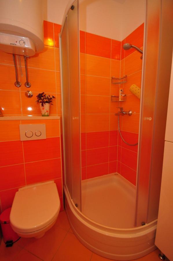 Ferienwohnung Tri Palme Prvic Sepurine Exterior foto