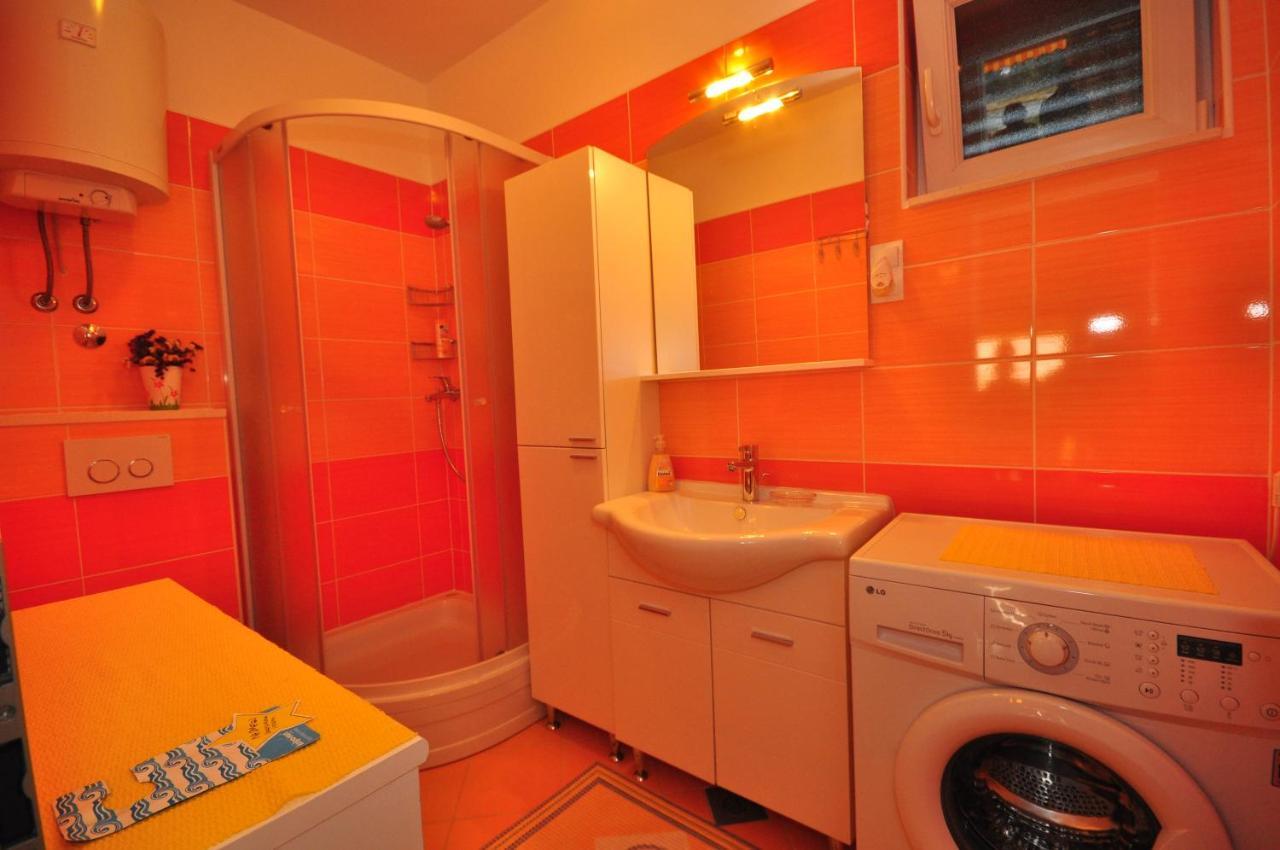 Ferienwohnung Tri Palme Prvic Sepurine Exterior foto
